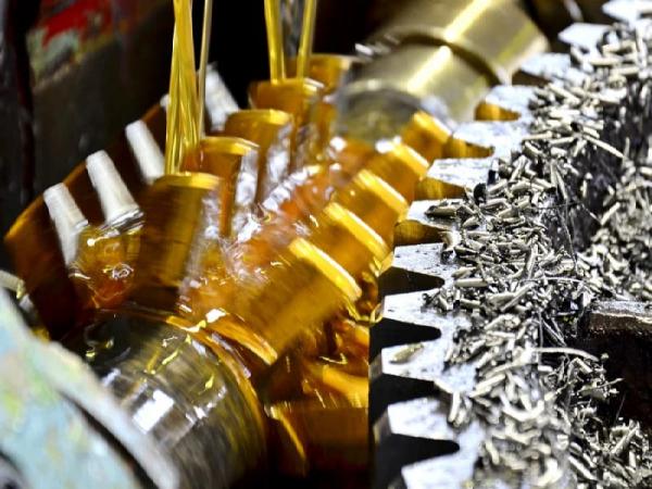 بهترین زمان تعویض روغن گیربکس حلزونی